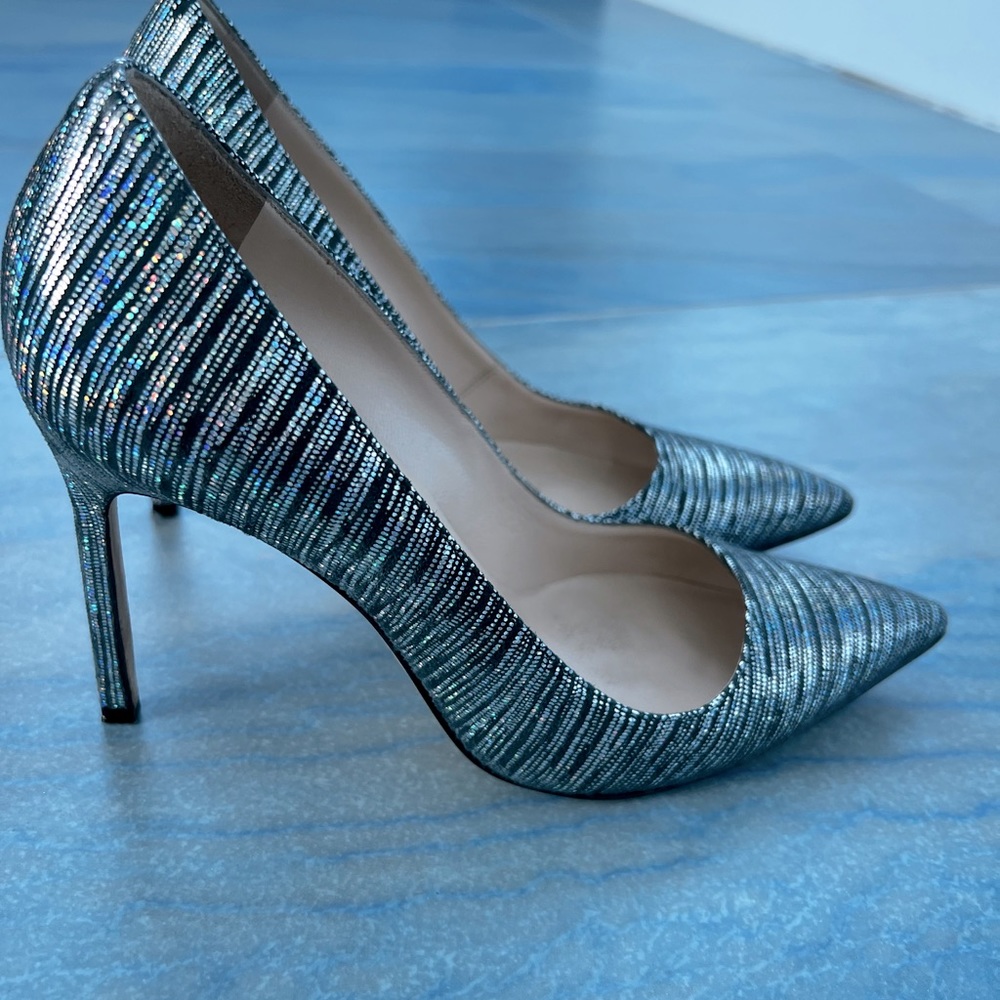 Manolo Blahnik Holographic Pumps in Black/Silver